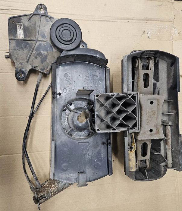 Peugeot 307 SW kombi wieszak mocowanie koła zapasowego lewarek 03-08