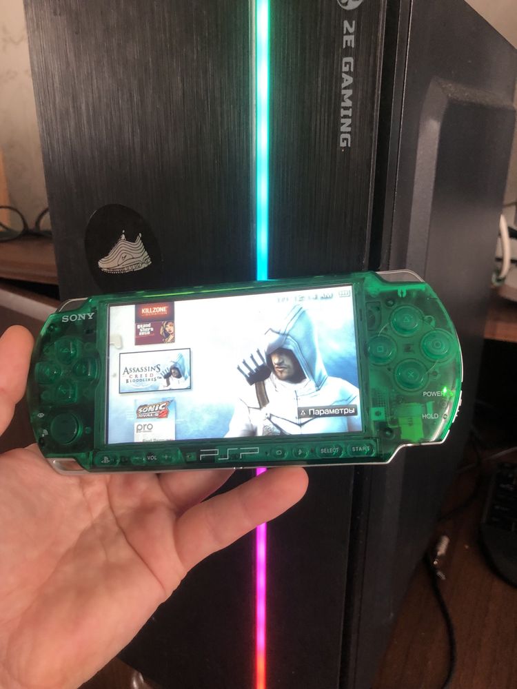 Psp sony 3008 кастом + комлект ігор