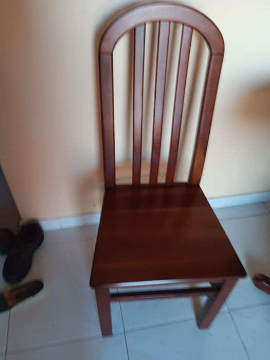 Conjunto de mesa e cadeiras