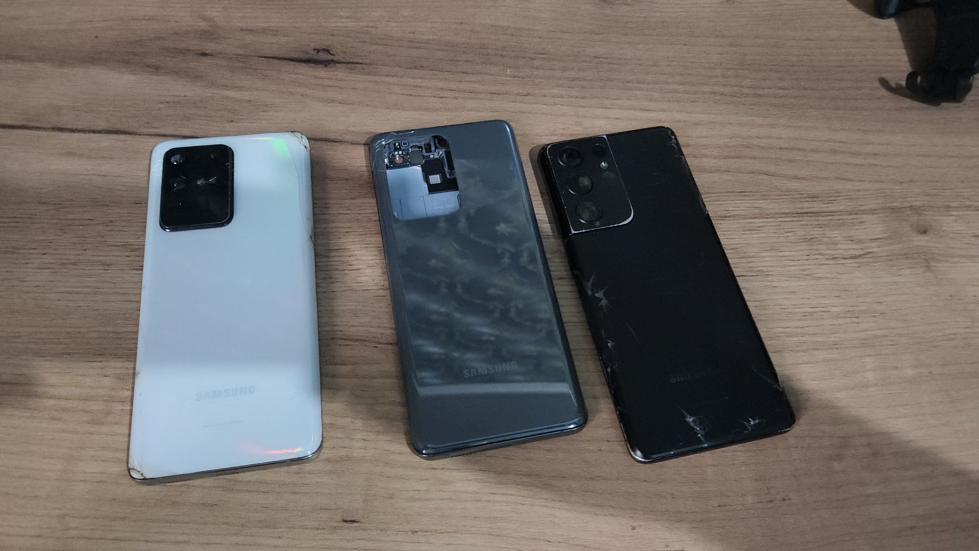 Залишки samsung s20 ultra s21 ultra