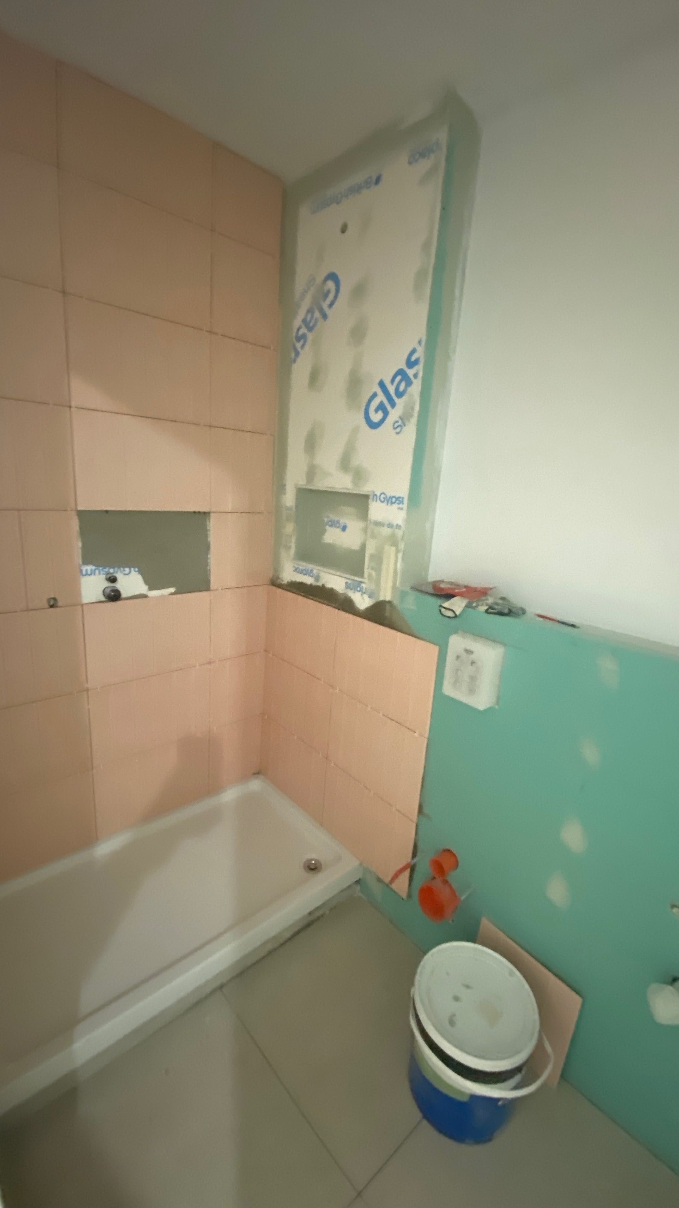 Pladur, Remodelações, melhoramentos e reparações 
Pintura