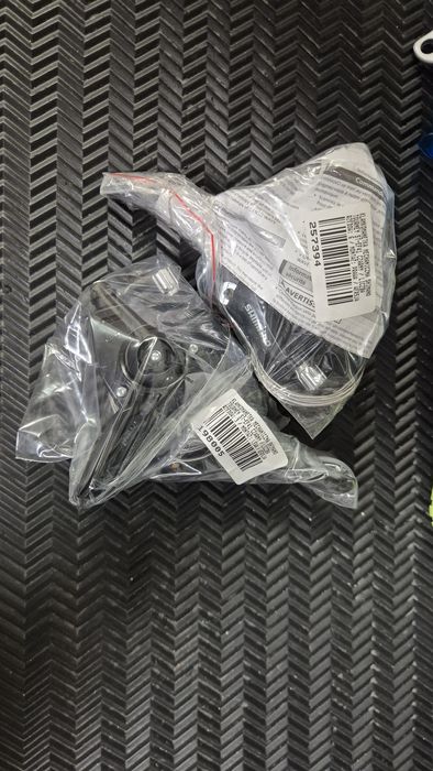 Klamko manetki SHIMANO ST-EF41   3x6 - nowe