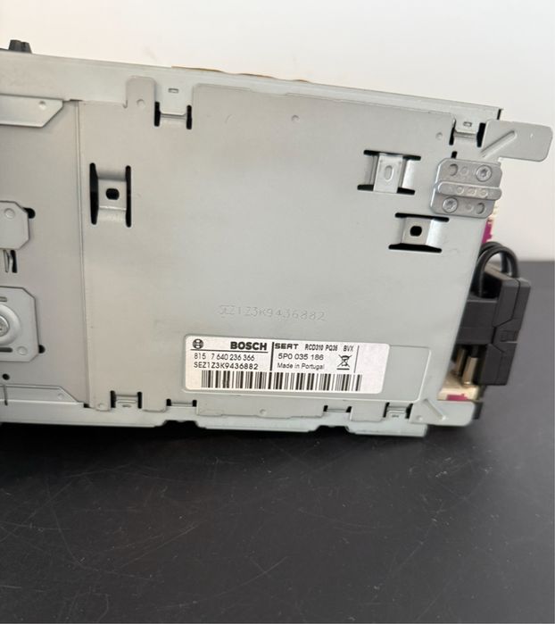 Radio RCD310 VW Jetta, Passat B6, Golf 5/6, Touran SEAT Altea, Leon II