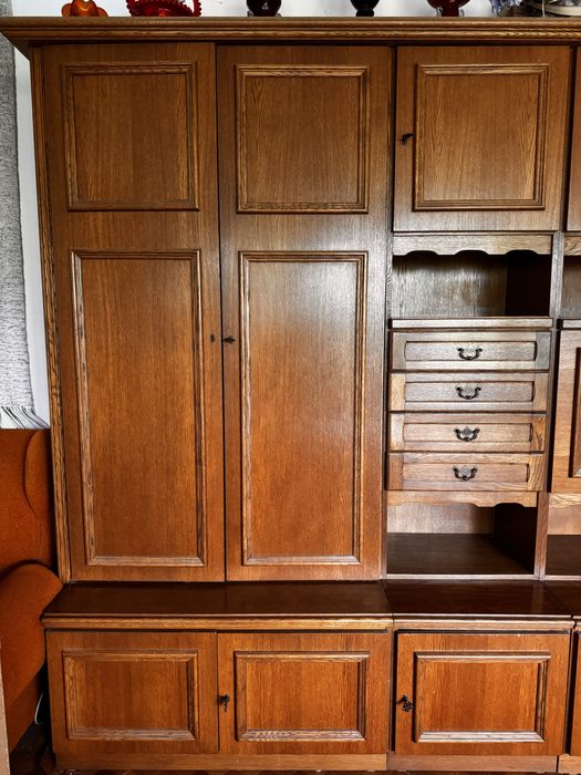 Meblościanka do salonu szafa drewniana