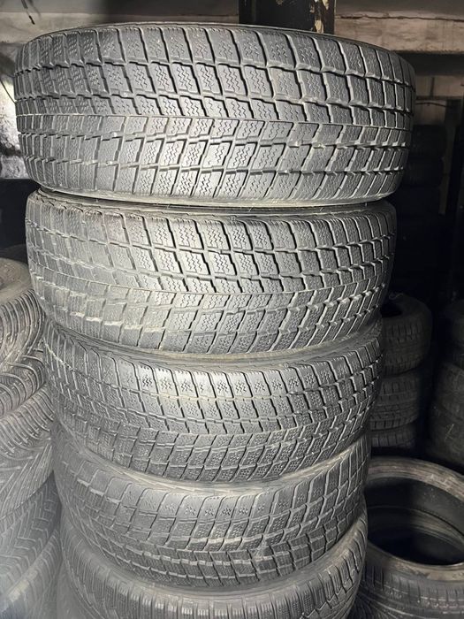 Nexen 225/60/17 комплект зимних шин