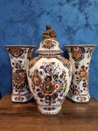 Porcelanowe polichromowe wazy Delft ręcznie malowane