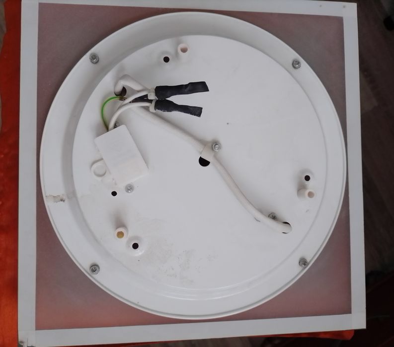 Світильник на стелю. Розмір 30х30