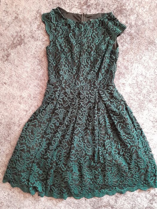 Koronkowa sukienka 38