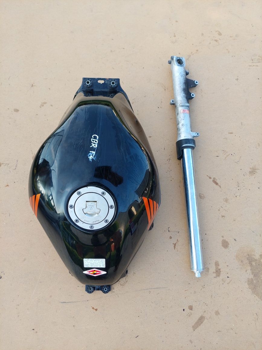 Honda cbr f4 600 lampa gaźnik stacyjka moduł tarcze set bak laga pompa
