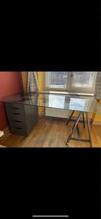 Szklane biurko Ikea kontynenty