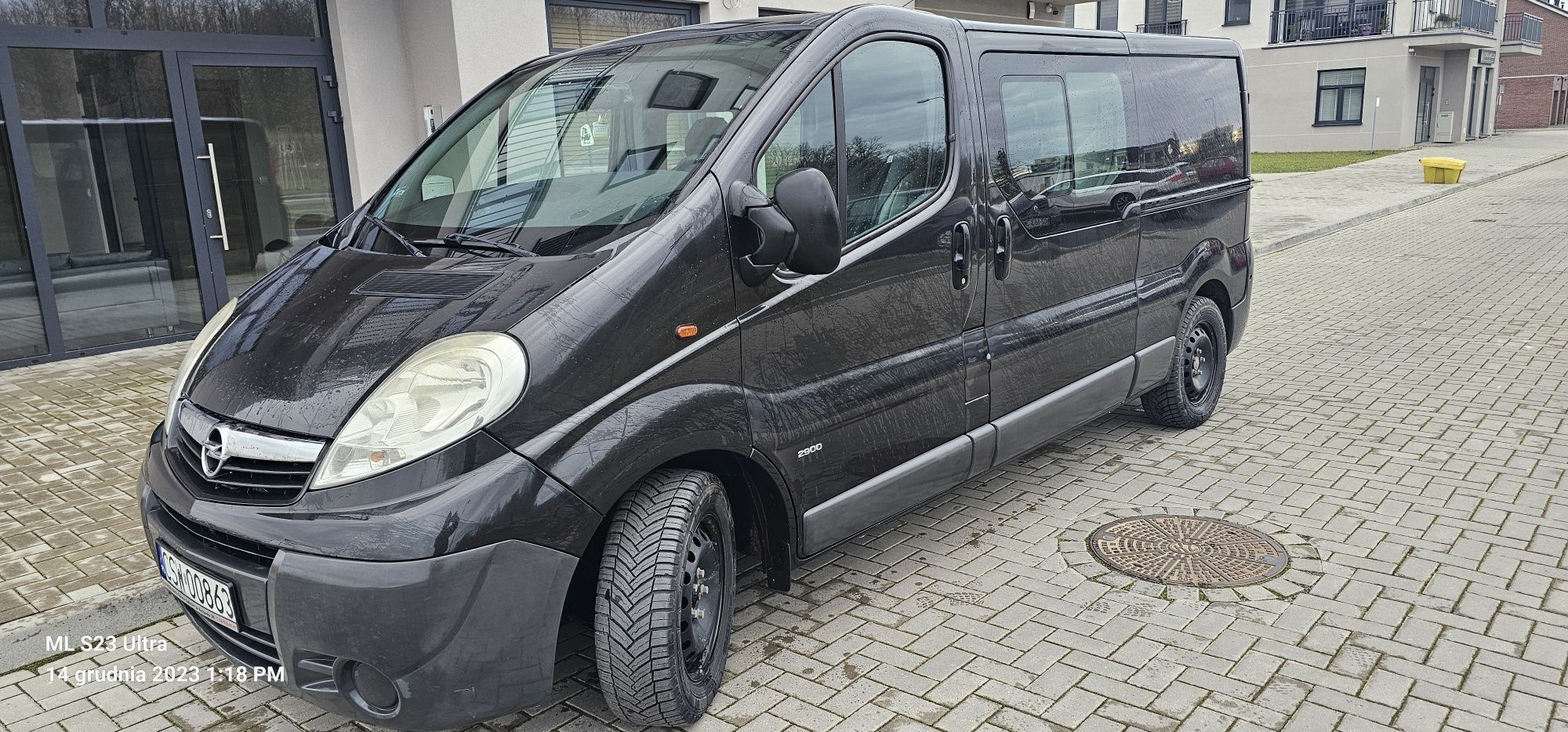 Opel vivaro 2.5tdi 5osób zabudowa brygadowa