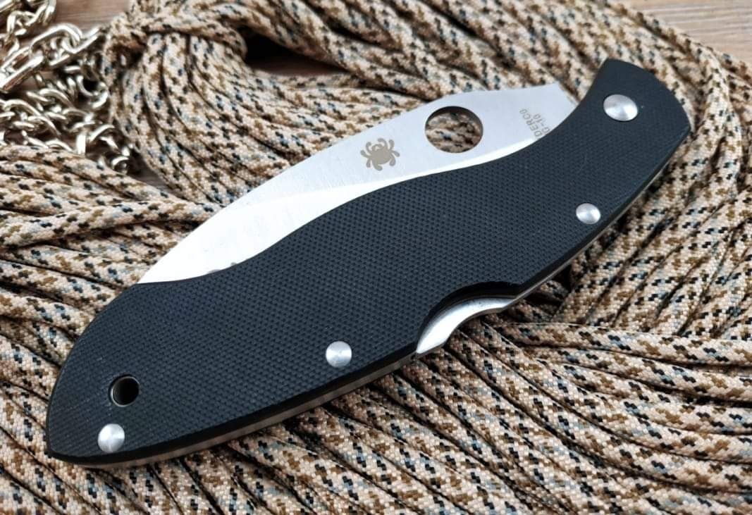 SPYDERCO CIVILIAN C12, складной нож легенда с серейтором ,серейтор