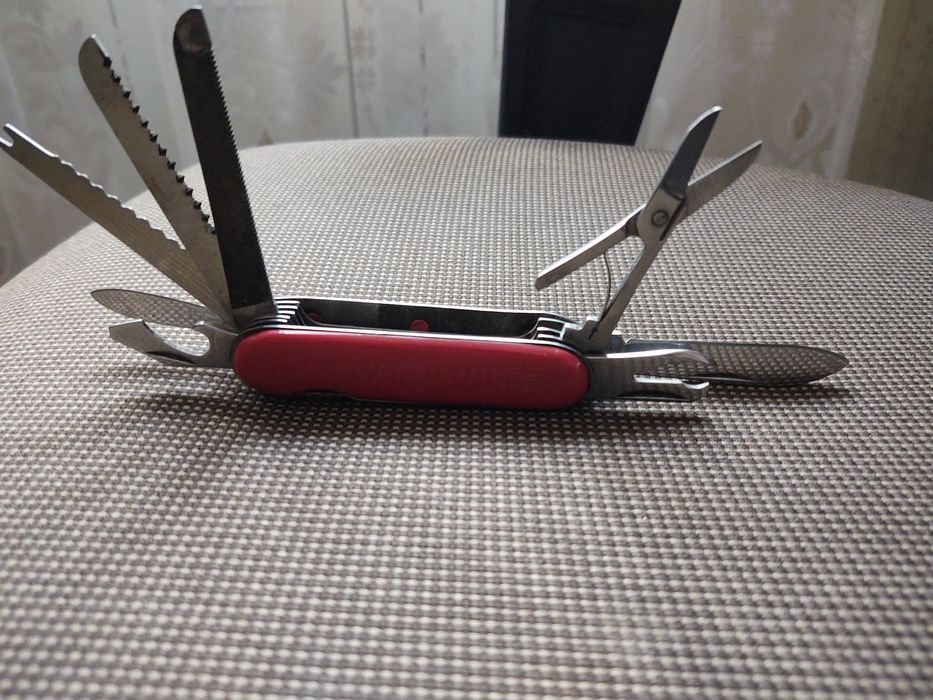 Scyzoryk wielofunkcyjny