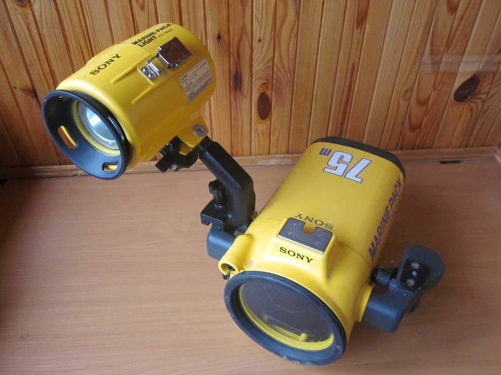 бокс + фонарь SONY Marine Pack для подводной сьемки до 75м