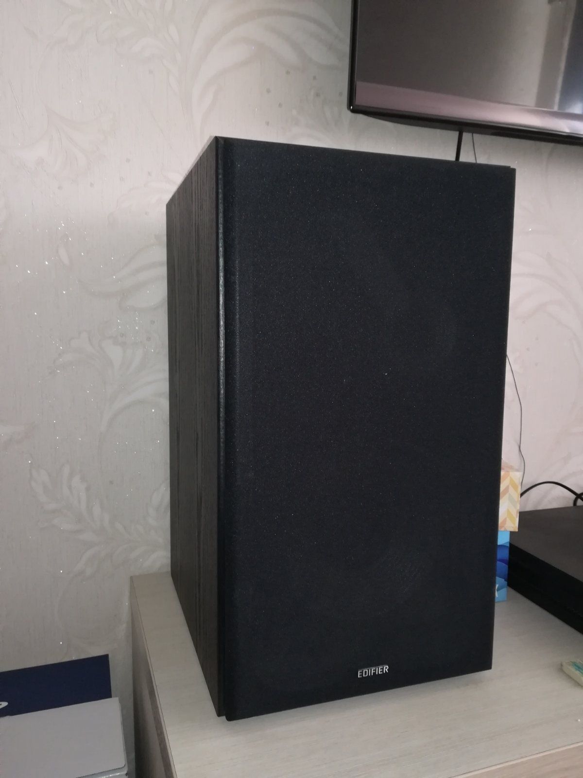 Колонки Edifier R2800