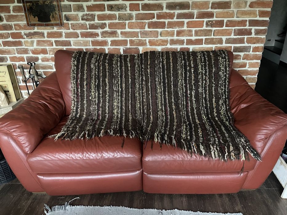 Skórzany miękki wypoczynek z wysuwanymi podnóżkami