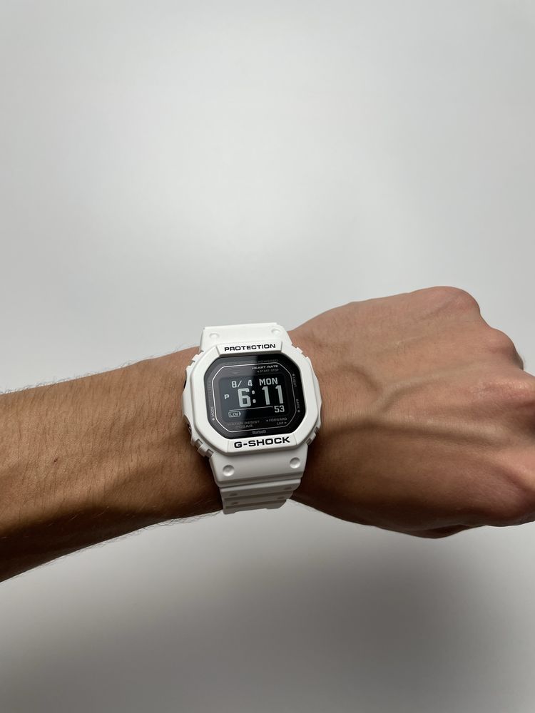 Чоловічий годинник Casio G-SHOCK DW-H5600-7ER