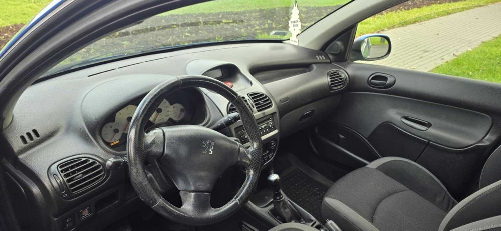Peugeot 206 1.4HDI 2006r 5 drzwi climatronic