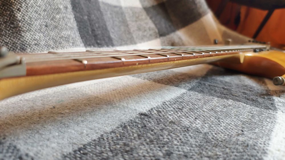 Электрогитара Cort Viva Gold-II NS, комбик Line 6 SPIDER IV 15w, + уши