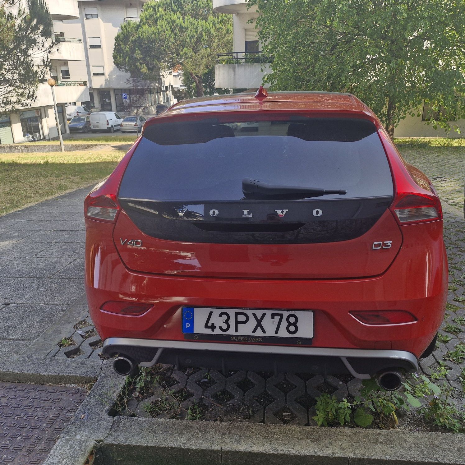 Volvo V40 D3 R-design