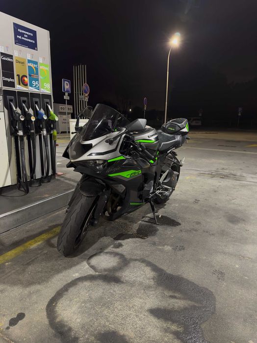 Kawasaki ZX-6R 2024 - Varios extras