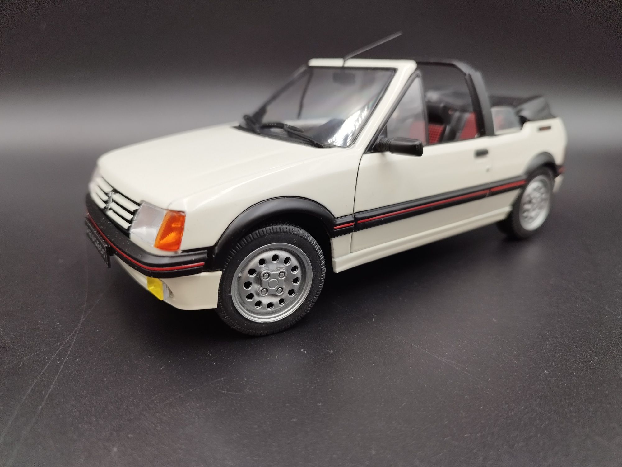 1:18 Solido 1989 Peugeot 205 CTI Mk. model nowy