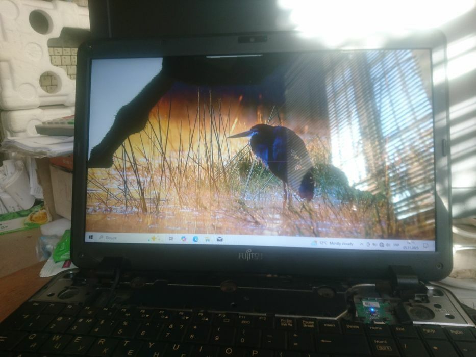 Ноутбук "Fujtsu AH512" на запчастини,відновлення або розбір робочий.