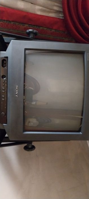 Televisores mitsay e sony