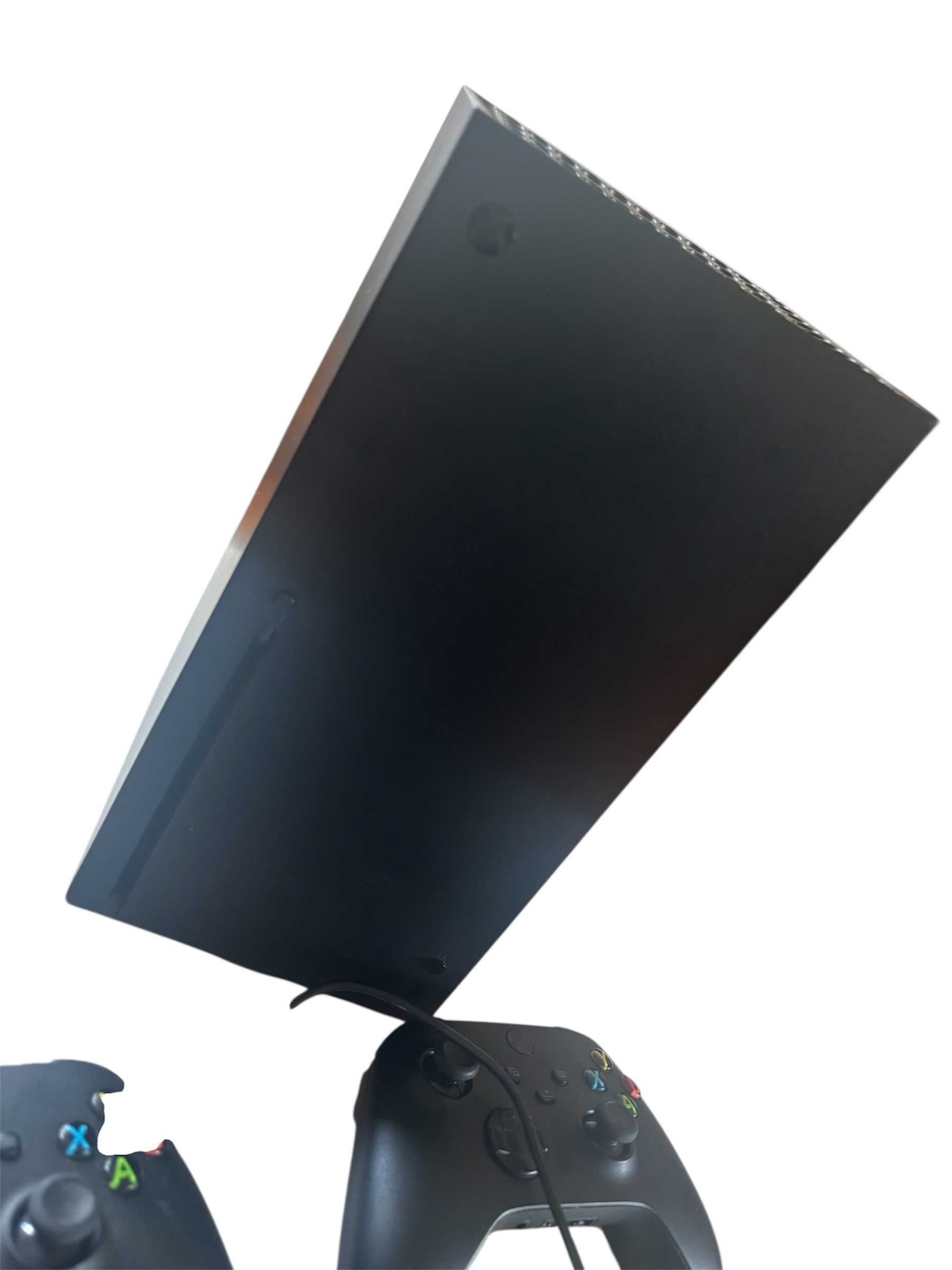 Konsola Xbox Series X + 2 pady + ładowarka
