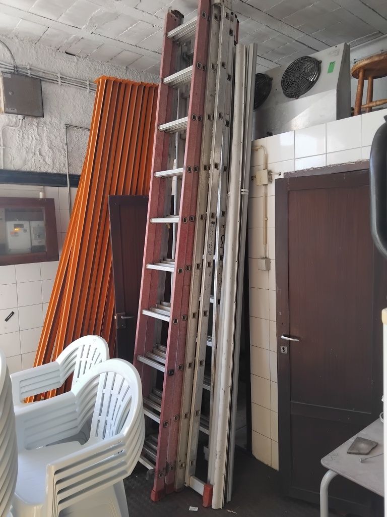 Escada Aluminio 2 niveis