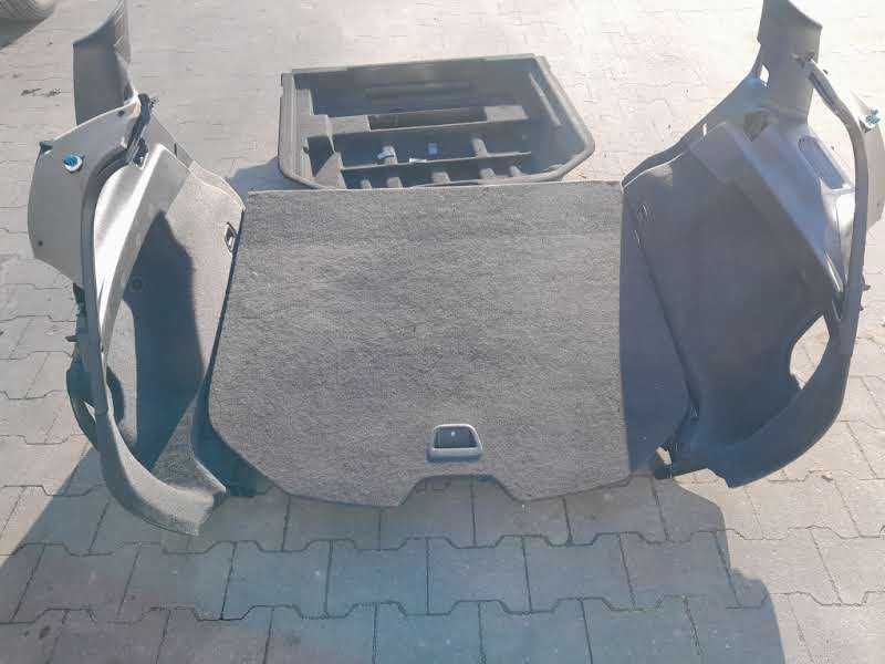 Tapicerka bagażnika boczki osłona pasa tylnego Volvo V60 RDESIGN Kombi