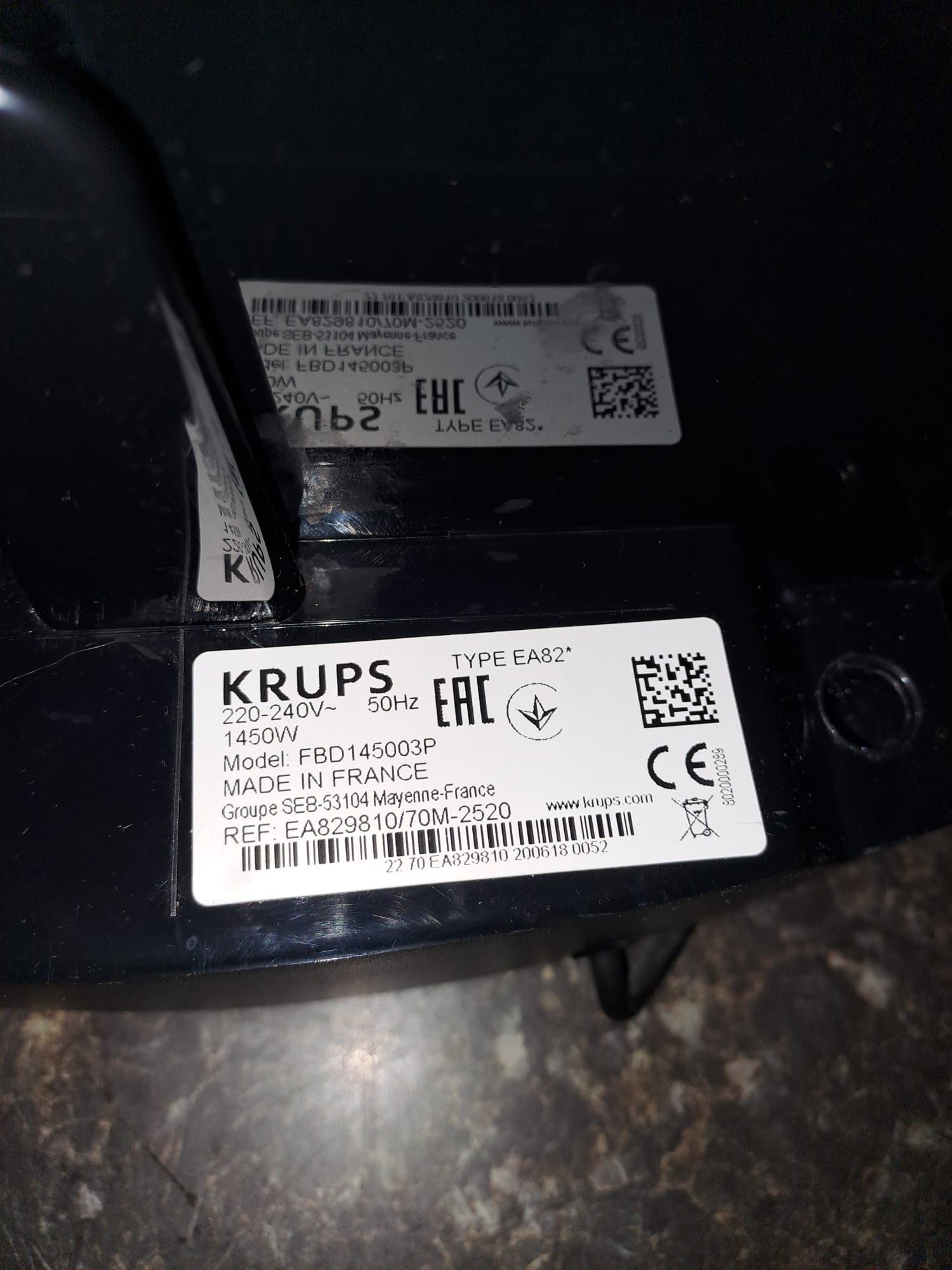 Automatyczny ekspres  ciśnieniowy  KRUPS model FBD145003 P