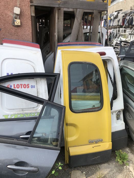 Двері передні задні бокові рено кенго 1