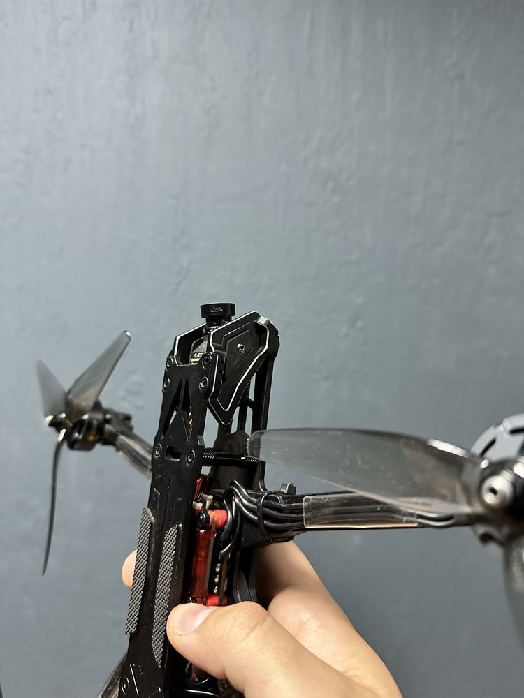 Продам FPV-дрон Rush FPV комплект + батарея!