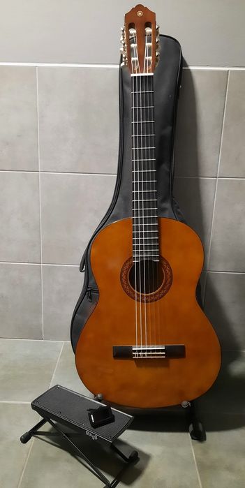 Guitarra Yamaha com saco e afinador