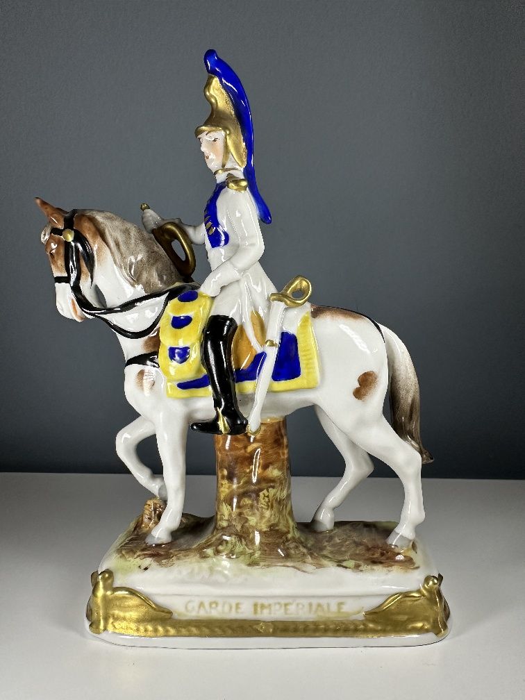 Figurka porcelanowa. Kawalerzysta. Scheibe Alsbach