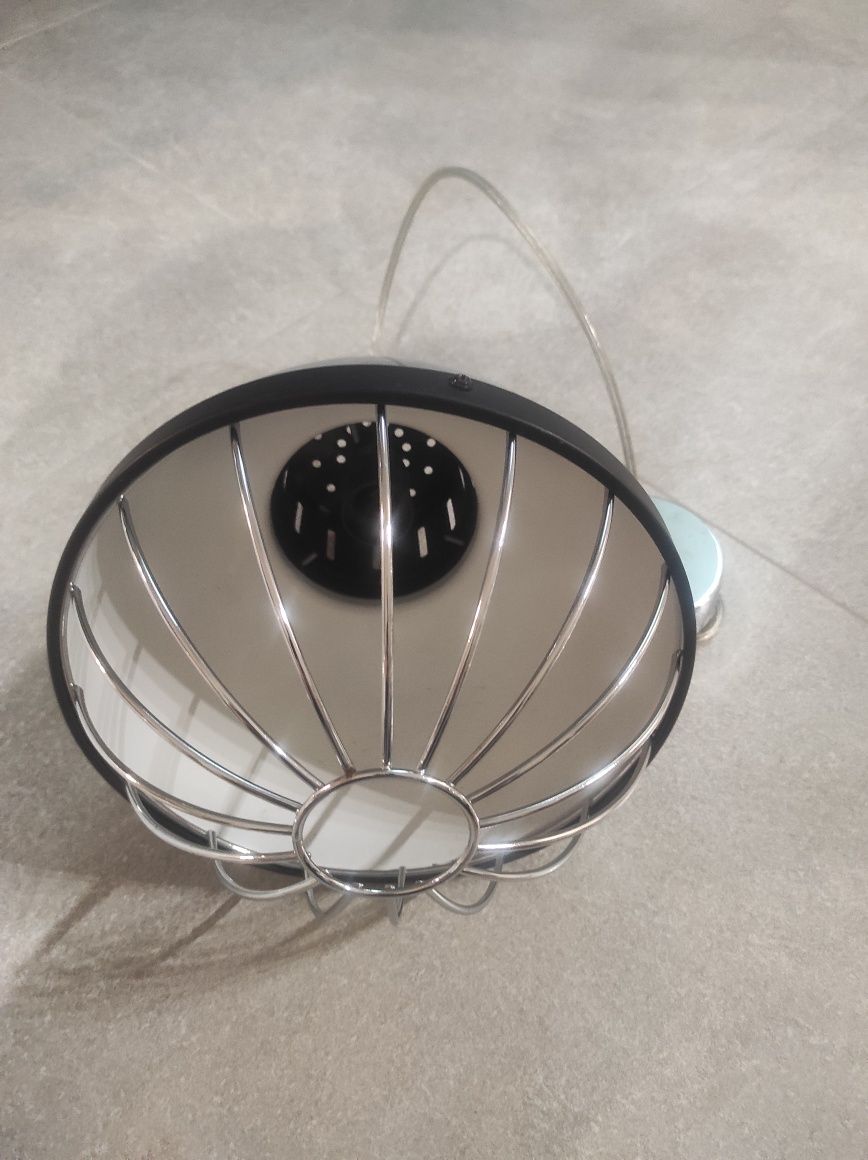 Lampa industrialna