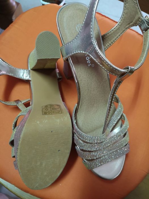 Sandálias de senhora