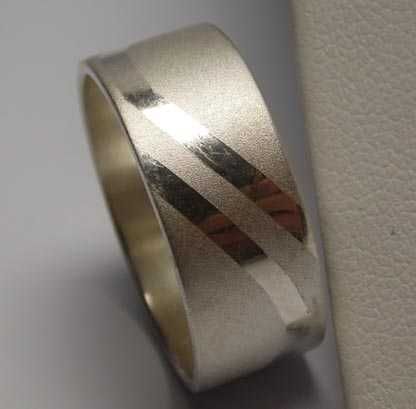 Srebrna obrączka matowo polerowane pasy  R.22.  8,2 mm.