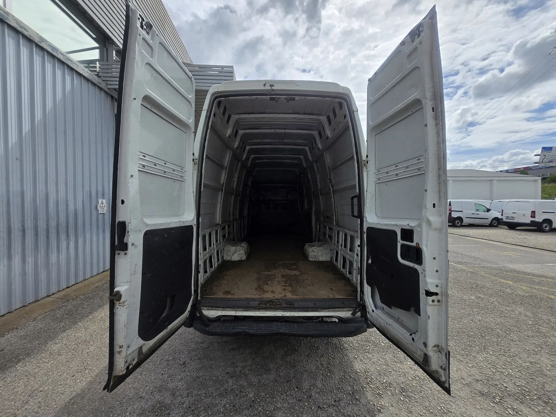 Iveco Daily Longa 35C13 2.3TD 130cv Rodado Duplo