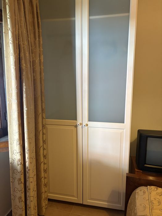 Roupeiro do Ikea com gaveta de arrumacao