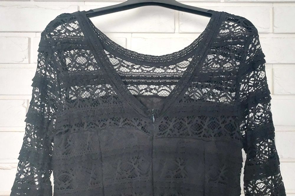 Sukienka koronkowa - Reserved