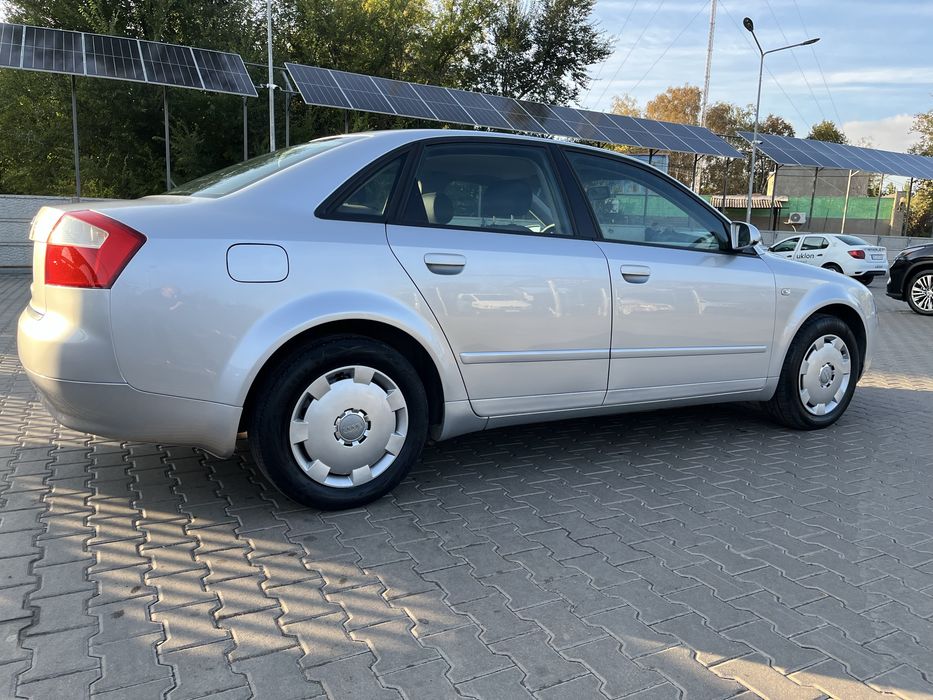 Audi A4 1.6 бензин