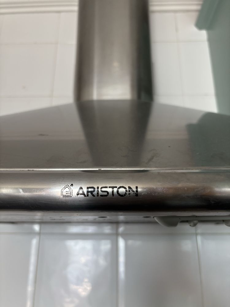 Exaustor Ariston usado em bom estado