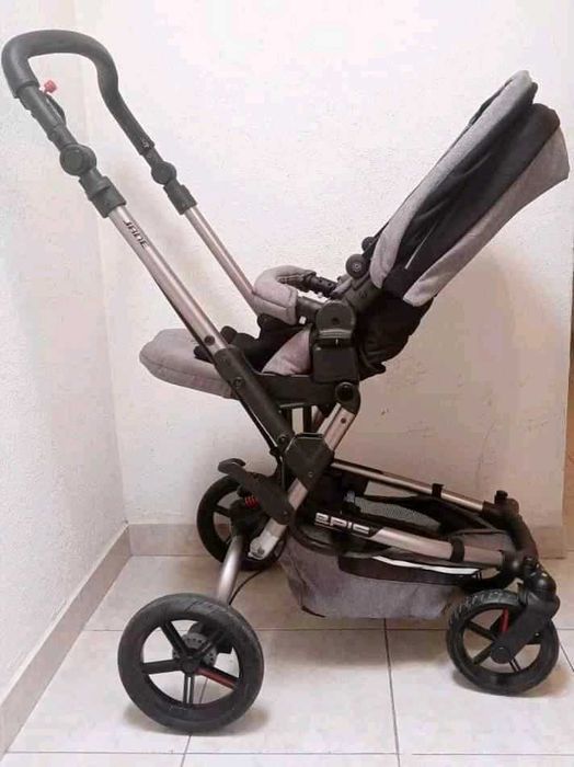 Carrinho trio epic matrix..em excelente estado.