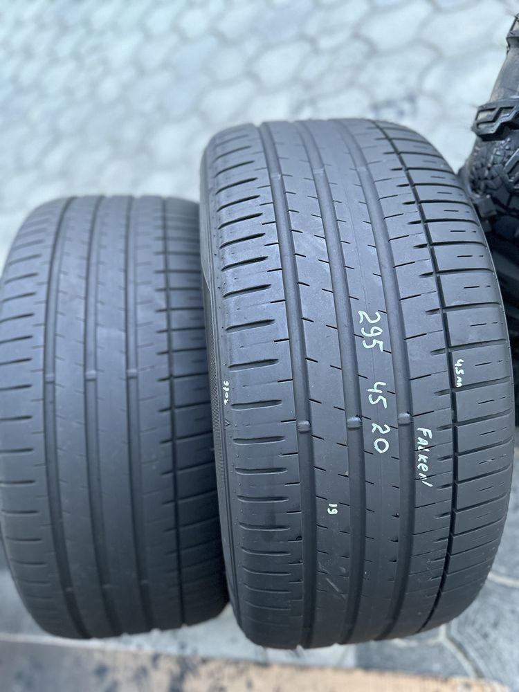 295/45-20 falken пара шини