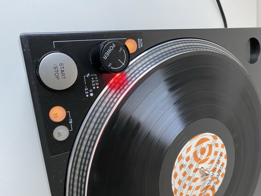 Gramofon Denon DP-DJ101