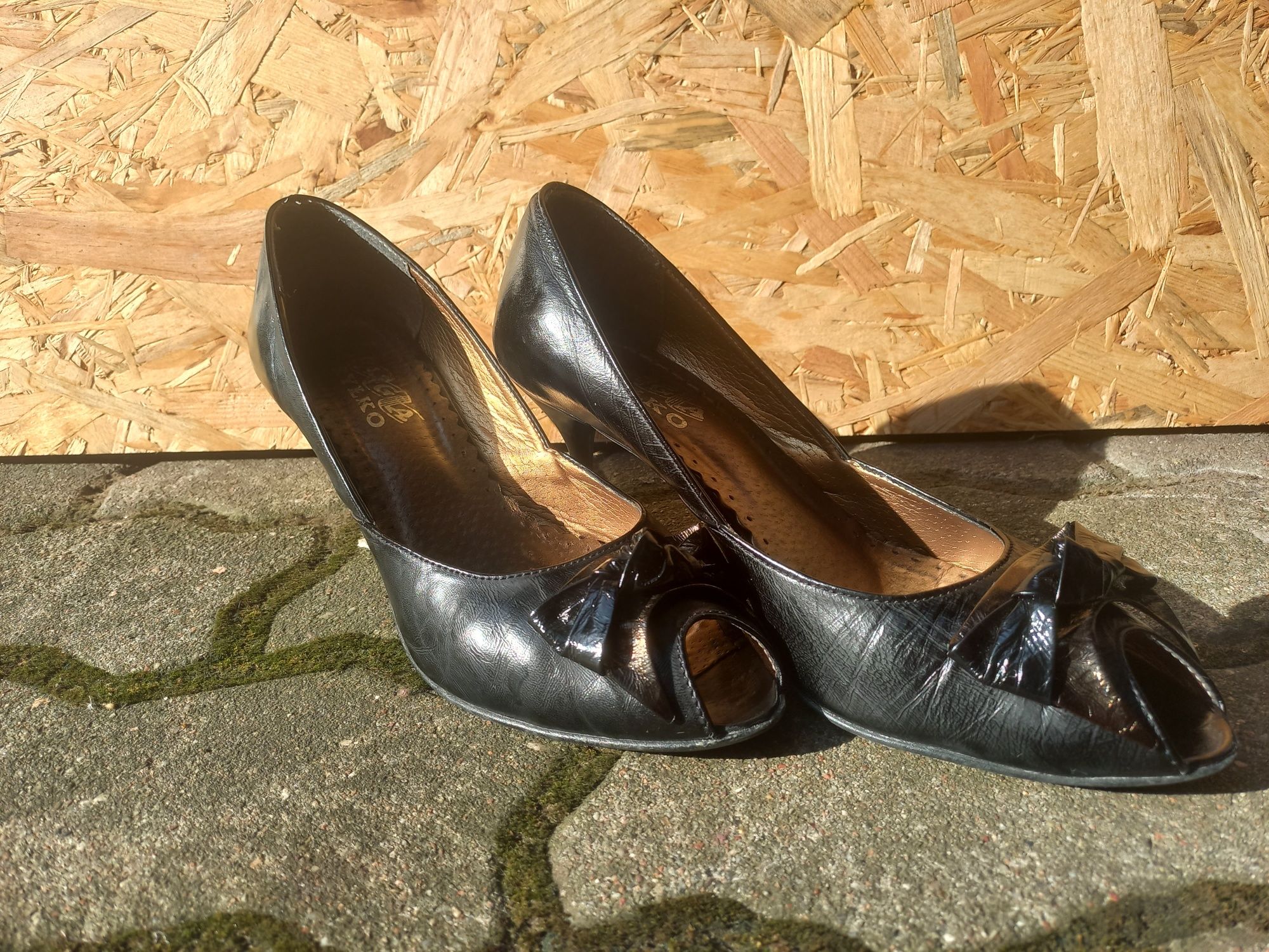 Czarne buty (szpilki) damskie | roz. 40 | Ryłko