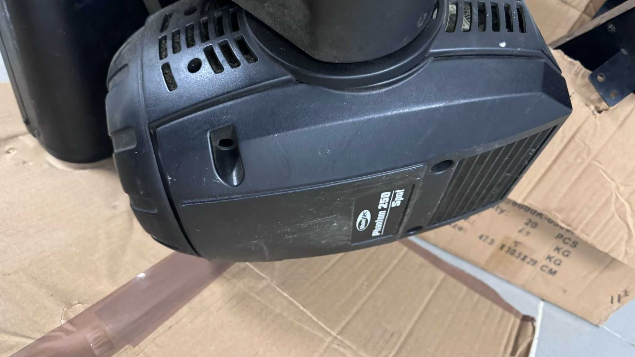 Showtec Phantom 250 Spot