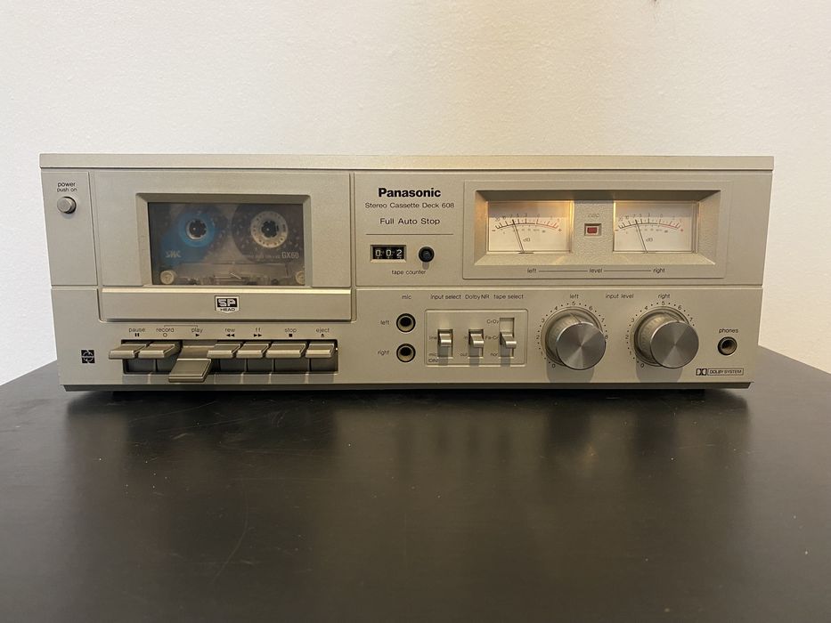 Касетна дека  Panasonic 608